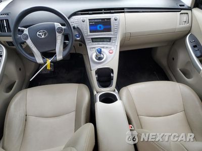 Zdjęcie 8 z 13 samochodu: 2015 TOYOTA PRIUS VIN:JTDKN3DUXF2000531 - miniatura