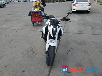 Drugie zdjęcie samochodu z przodu: 2023 SUZUKI GSX800 R VIN:JS1EM11B5P7100252 - miniatura