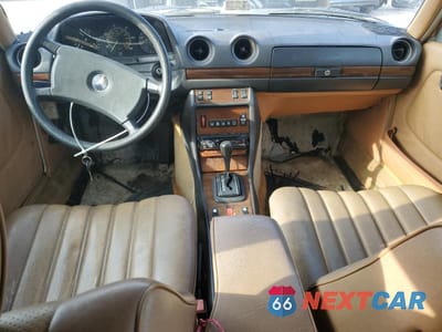 Zdjęcie 8 z 12 samochodu: 1983 MERCEDES-BENZ 300 TDT VIN:WDBAB93A3DN012996 - miniatura