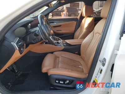 Zdjęcie 7 z 12 samochodu: 2019 BMW M550XI VIN:WBAJB9C51KB464929 - miniatura