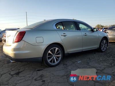 Trzecie zdjęcie samochodu z tyłu: 2010 LINCOLN MKS VIN:1LNHL9DR1AG605415 - miniatura