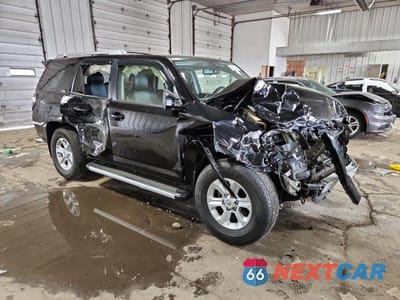 Czwarte zdjęcie samochodu z boku: 2017 TOYOTA 4RUNNER VIN:JTEBU5JR5H5474527 - miniatura