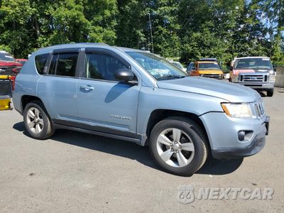 Czwarte zdjęcie samochodu z boku: 2013 JEEP COMPASS LATITUDE VIN:1C4NJDEB8DD280866 - miniatura
