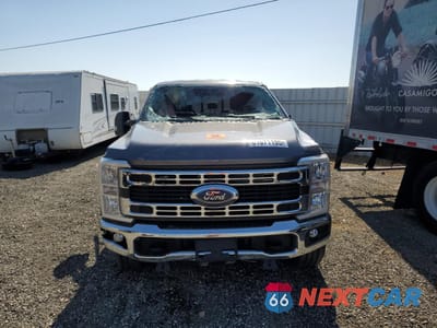 Piąte zdjęcie samochodu w środku: 2025 FORD F250 SUPER DUTY VIN:1FT7W2BN3SEC42496 - miniatura