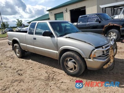Czwarte zdjęcie samochodu z boku: 2000 GMC SONOMA VIN:1GTDT19W5Y8121285 - miniatura