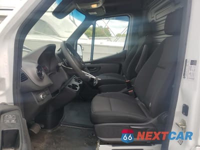 Zdjęcie 7 z 14 samochodu: 2024 MERCEDES-BENZ SPRINTER 2500 VIN:W1Y4NCHY4RT182758 - miniatura