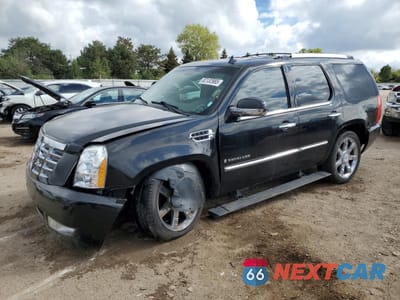 2008 CADILLAC ESCALADE LUXURY 1GYFK63858R271985 - główne zdjęcie licytacji z USA - miniatura