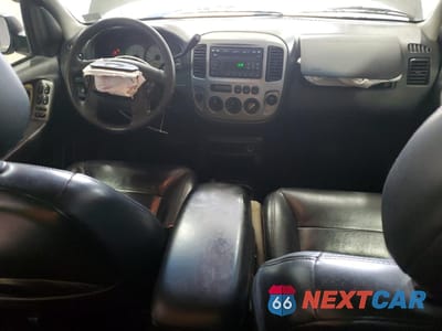 Zdjęcie 8 z 15 samochodu: 2003 FORD ESCAPE LIMITED VIN:1FMCU94153KB88916 - miniatura