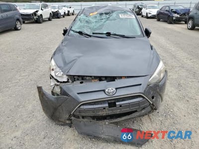 Piąte zdjęcie samochodu w środku: 2017 TOYOTA YARIS IA BASE VIN:3MYDLBYV2HY165295 - miniatura