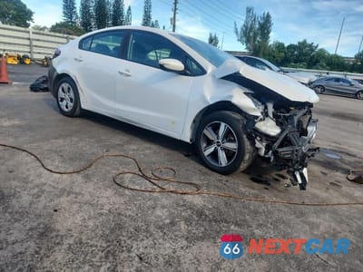 Czwarte zdjęcie samochodu z boku: 2018 KIA FORTE LX VIN:3KPFL4A78JE198923 - miniatura