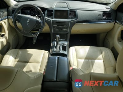 Zdjęcie 8 z 12 samochodu: 2013 LINCOLN MKS VIN:1LNHL9DKXDG612192 - miniatura