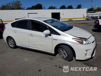 Czwarte zdjęcie samochodu z boku: 2014 TOYOTA PRIUS VIN:JTDKN3DU1E0384242 - miniatura