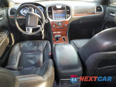 Zdjęcie 8 z 12 samochodu: 2014 CHRYSLER 300 VIN:2C3CCAAG0EH365176 - miniatura