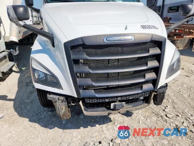 Zdjęcie 7 z 10 samochodu: 2023 FREIGHTLINER CASCADIA 126 SEMI TRUCK VIN:3AKJHHDR8PSNL2462 - miniatura