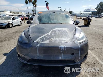 Piąte zdjęcie samochodu w środku: 2023 TESLA MODEL Y VIN:7SAYGAEE5PF812336 - miniatura