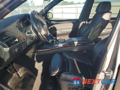 Zdjęcie 7 z 12 samochodu: 2013 BMW X5 XDRIVE35I VIN:5UXZV4C51D0E14547 - miniatura