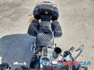 Piąte zdjęcie samochodu w środku: 2019 HARLEY-DAVIDSON FLHX VIN:1HD1KBC15KB615342 - miniatura