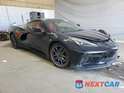 Czwarte zdjęcie samochodu z boku: 2025 CHEVROLET CORVETTE STINGRAY 2LT VIN:1G1YB2D46S5102052 - miniatura