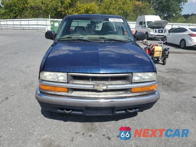 Piąte zdjęcie samochodu w środku: 2002 CHEVROLET S TRUCK S10 VIN:1GCDT19WX28174488 - miniatura