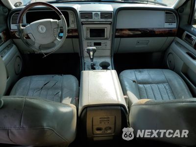 Zdjęcie 8 z 13 samochodu: 2005 LINCOLN NAVIGATOR VIN:5LMFU27525LJ20800 - miniatura