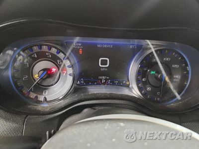 Zdjęcie 9 z 13 samochodu: 2016 CHRYSLER 300 S VIN:2C3CCAGG2GH220537 - miniatura
