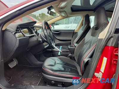 Zdjęcie 7 z 12 samochodu: 2014 TESLA MODEL S VIN:5YJSA1H17EFP31803 - miniatura