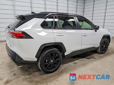 Trzecie zdjęcie samochodu z tyłu: 2025 TOYOTA RAV4 XSE VIN:JTME6RFV4SD576701 - miniatura