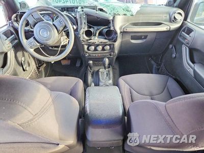Zdjęcie 8 z 13 samochodu: 2014 JEEP WRANGLER UNLIMITED SPORT VIN:1C4BJWDG7EL217681 - miniatura