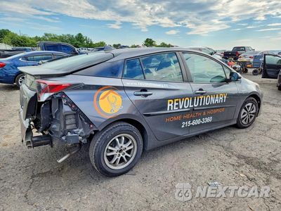 Trzecie zdjęcie samochodu z tyłu: 2016 TOYOTA PRIUS FOUR VIN:JTDKARFU5G3001528 - miniatura