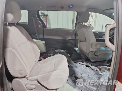 Zdjęcie 11 z 13 samochodu: 2015 TOYOTA SIENNA LE VIN:5TDJK3DC5FS119561 - miniatura