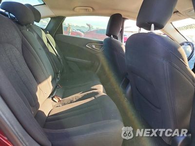 Zdjęcie 10 z 12 samochodu: 2015 CHRYSLER 200 LIMITED VIN:1C3CCCAB6FN595409 - miniatura