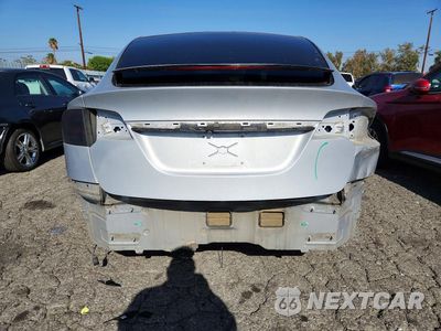 Zdjęcie 6 z 13 samochodu: 2016 TESLA MODEL X VIN:5YJXCDE28GF025909 - miniatura