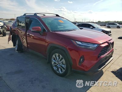 Czwarte zdjęcie samochodu z boku: 2024 TOYOTA RAV4 XLE PREMIUM VIN:2T3C1RFVXRW325779 - miniatura