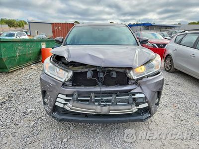 Piąte zdjęcie samochodu w środku: 2017 TOYOTA HIGHLANDER LE PLUS VIN:5TDZZRFH1HS229827 - miniatura