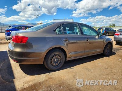 Trzecie zdjęcie samochodu z tyłu: 2013 VOLKSWAGEN JETTA BASE VIN:3VW2K7AJ6DM350767 - miniatura