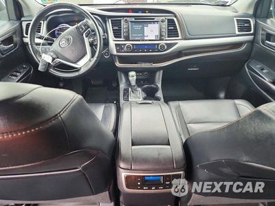 Zdjęcie 8 z 12 samochodu: 2019 TOYOTA HIGHLANDER XLE VIN:5TDJZRFHXKS621547 - miniatura