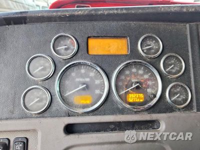 Zdjęcie 8 z 10 samochodu: 2019 PETERBILT 389 SEMI TRUCK VIN:1XPXDP9XXKD274103 - miniatura