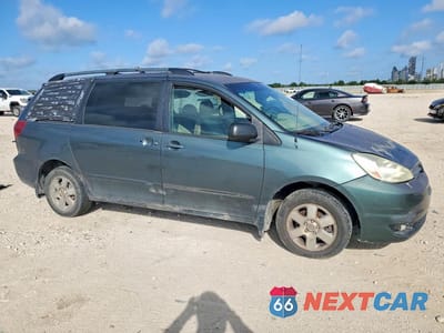 Czwarte zdjęcie samochodu z boku: 2004 TOYOTA SIENNA LE 7 PASSENGER VIN:5TDZA23C84S063047 - miniatura