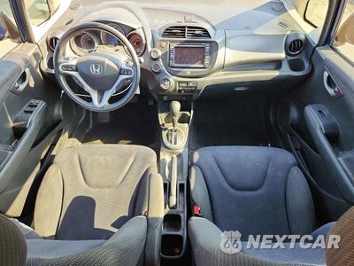 Zdjęcie 8 z 12 samochodu: 2013 HONDA FIT SPORT VIN:JHMGE8H62DC007512 - miniatura
