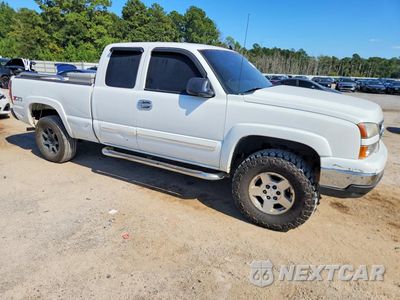 Czwarte zdjęcie samochodu z boku: 2007 CHEVROLET SILVERADO K1500 CLASSIC VIN:1GCEK19Z87E164441 - miniatura