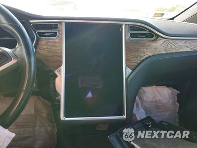 Zdjęcie 9 z 12 samochodu: 2018 TESLA MODEL X VIN:5YJXCBE25JF089269 - miniatura