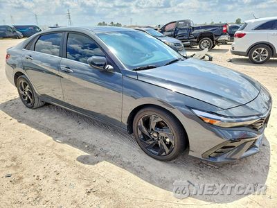 Czwarte zdjęcie samochodu z boku: 2026 HYUNDAI ELANTRA SEL SPORT PREMIUM VIN:KMHLS4DG0TU179140 - miniatura
