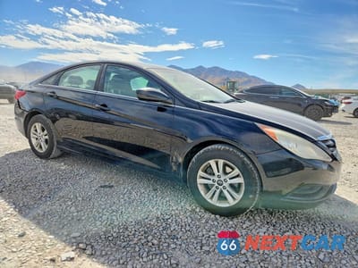 Czwarte zdjęcie samochodu z boku: 2011 HYUNDAI SONATA GLS VIN:5NPEB4AC9BH296111 - miniatura