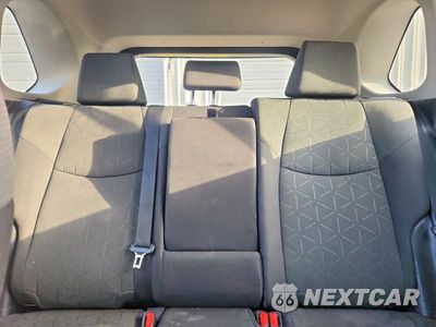 Zdjęcie 10 z 13 samochodu: 2021 TOYOTA RAV4 XLE VIN:2T3W1RFV8MC101630 - miniatura