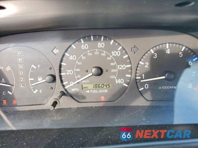 Zdjęcie 9 z 12 samochodu: 2001 TOYOTA CAMRY LE VIN:JT2BG22K010570508 - miniatura