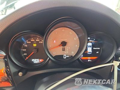 Zdjęcie 9 z 12 samochodu: 2018 PORSCHE MACAN S VIN:WP1AB2A51JLB31540 - miniatura