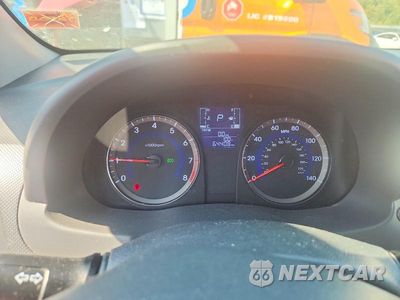 Zdjęcie 9 z 12 samochodu: 2015 HYUNDAI ACCENT GS VIN:KMHCT5AE6FU228304 - miniatura