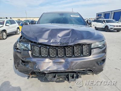 Piąte zdjęcie samochodu w środku: 2020 JEEP GRAND CHEROKEE LAREDO VIN:1C4RJEAG9LC429881 - miniatura