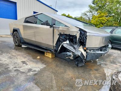 Czwarte zdjęcie samochodu z boku: 2025 TESLA CYBERTRUCK VIN:7G2CEHED1SA066550 - miniatura