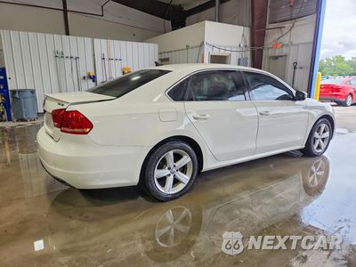 Trzecie zdjęcie samochodu z tyłu: 2013 VOLKSWAGEN PASSAT SE VIN:1VWBN7A38DC023233 - miniatura